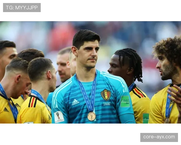 库尔图瓦崛起为更衣室核心，助力皇马凝聚力量开启新纪元