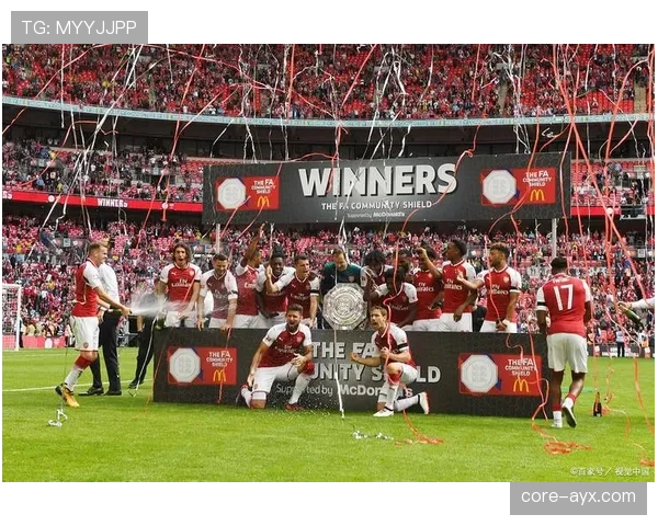 足球得分手闪耀赛场，关键进球助球队取胜