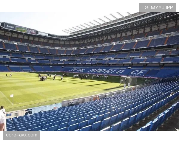 克鲁伊夫理念重塑足坛：全能新星崛起引领未来球场变革