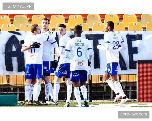 尼斯主帅攻防兼备战术分析,球队士气高涨迎接新赛季挑战 尼斯主帅攻防兼备战术分析,球队士气高涨迎接新赛季挑战