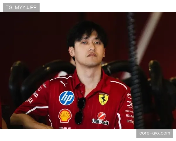 周冠宇赛后直接瘫在椅子上啃能量棒，这F1车手的日常也太硬核了吧